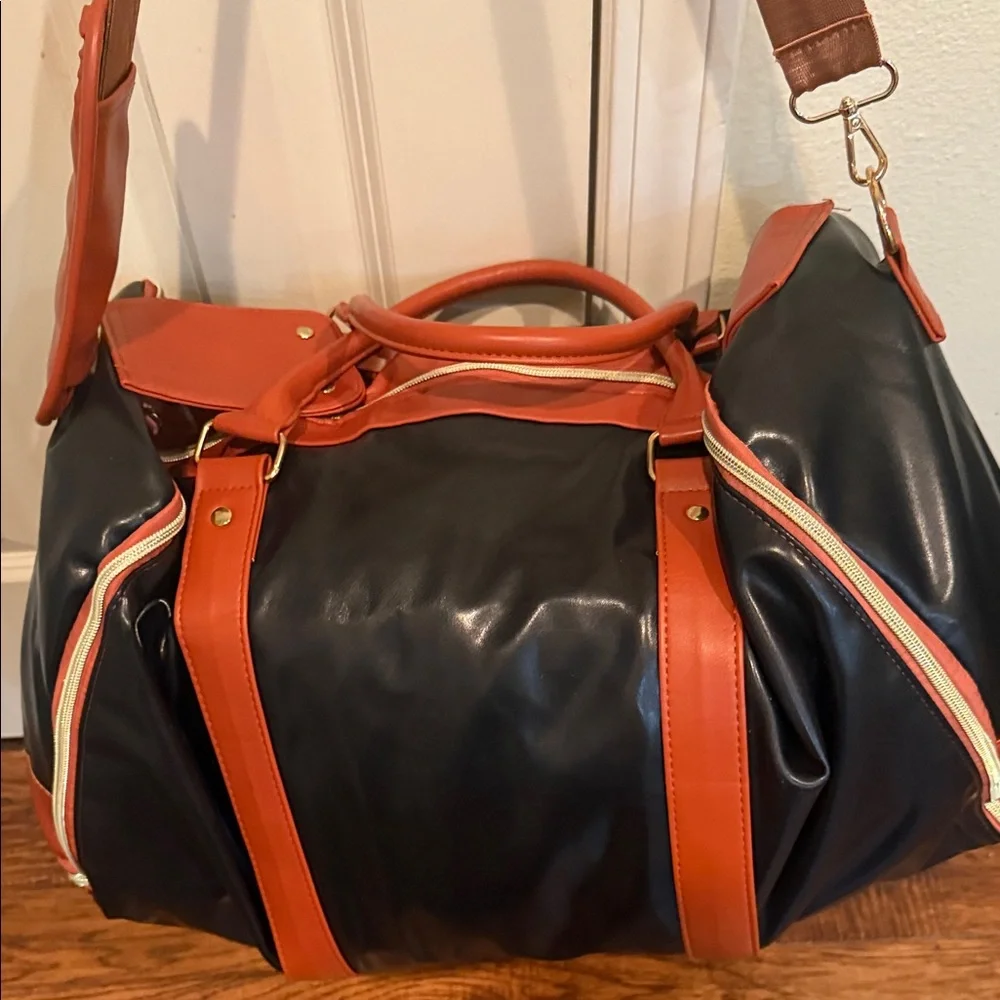 Elegant Retro Black and Tan Travel Duffle